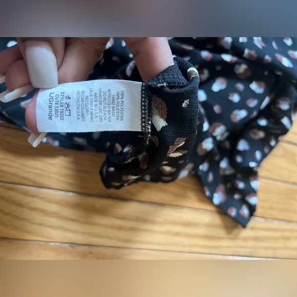 mts shirt blouse Women’s Large Vneck Tie Open Back Animal Print Casual Office - Picture 5 of 5